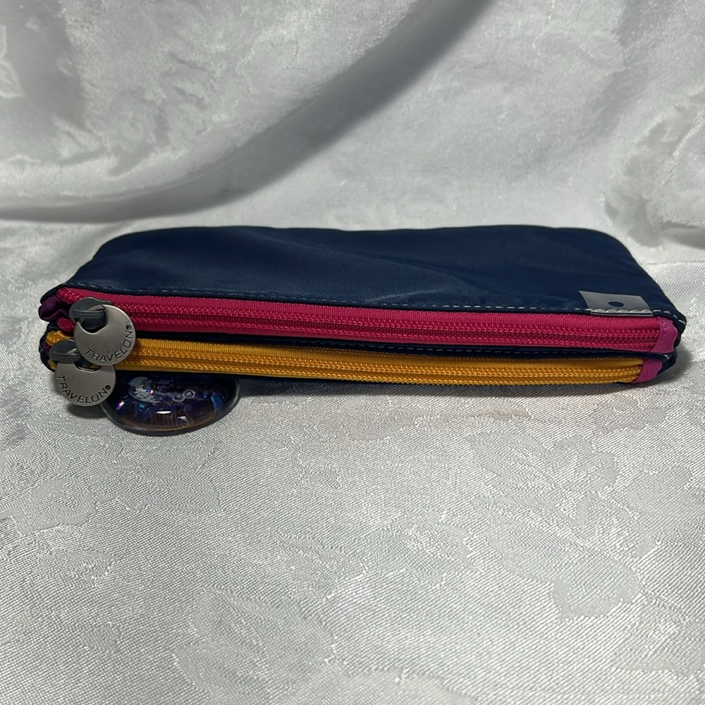 Travelon Safe ID Daisy Double Zip Clutch Wallet - Picture 3 of 10